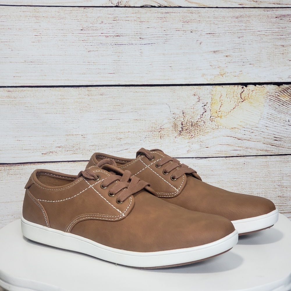 Steve Madden Vegan sneakers NIB